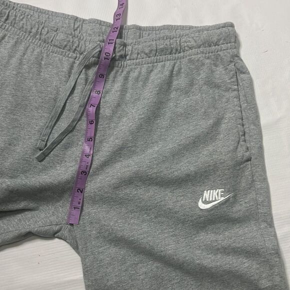NIKE SPORTSWEAR CLUB JERSEY‎ SHORTS SIZE L - Picture 7 of 7